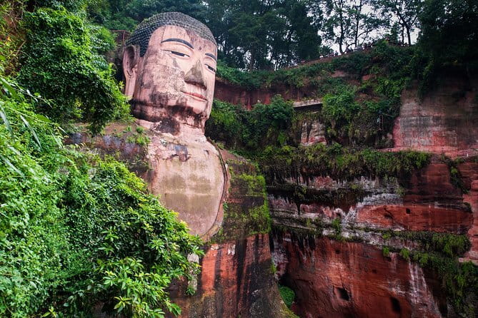Day tour Chengdu Panda Base Leshan Giant Buddha with local Lunch - Local Lunch in Leshan: Real Fuel, Not Just a Quick Bite