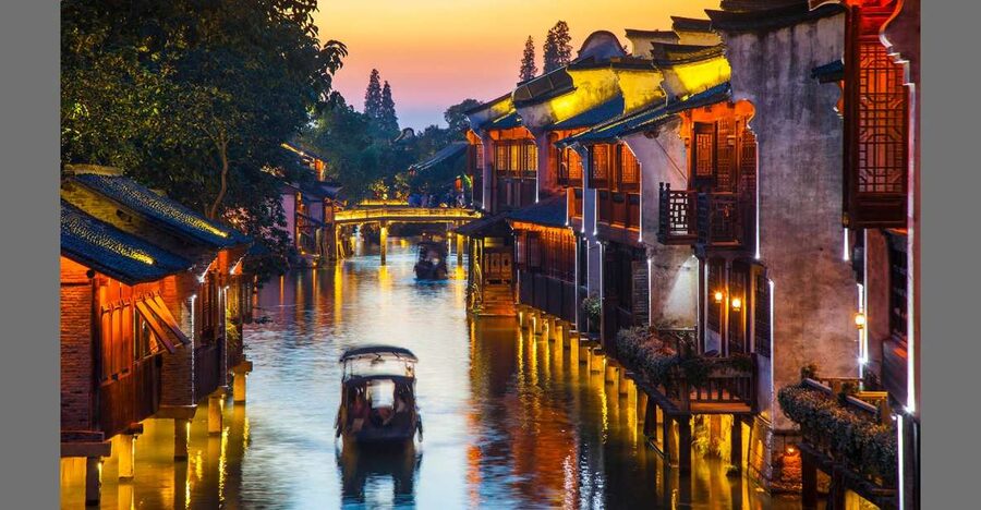 Delve into Wuzhen Water Town: Private Tour from Shanghai - Leaving Shanghai for Wuzhen, and how the 8 hours play out