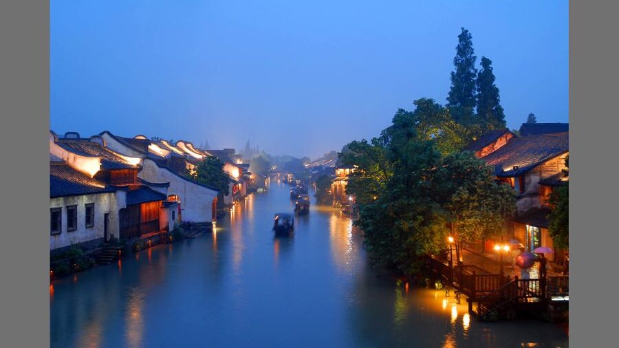 Delve into Wuzhen Water Town: Private Tour from Shanghai - Sunset timing, golden light, and why afternoon starts matter