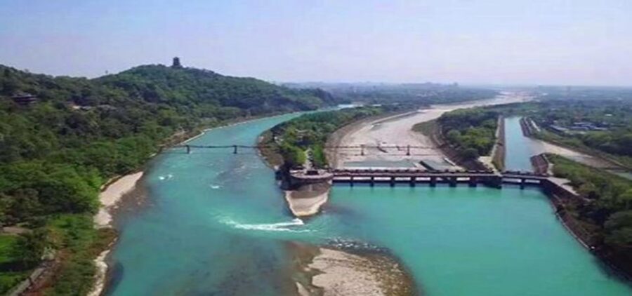 Dujiangyan panda base and irrigation system park day tour - The Dedicated Driver and English-Chinese Guide: The Hidden Value