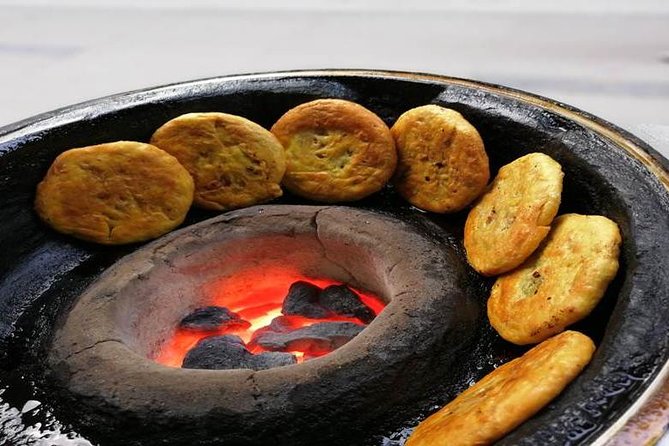 Evening Foodie Adventure in Chengdu the Land of Plenty - Stop-by-stop: from Shahe Campus dumplings to bar street classics