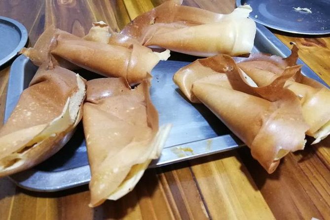 Evening Foodie Adventure in Chengdu the Land of Plenty - A few smart tips for eating well on a tour like this