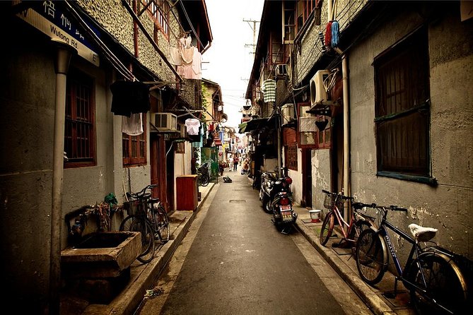 Explore Shanghai Ancient Downtown with Authentic Local Food - Yu Garden (Yuyuan): A Landmark With a Marketplace Feel