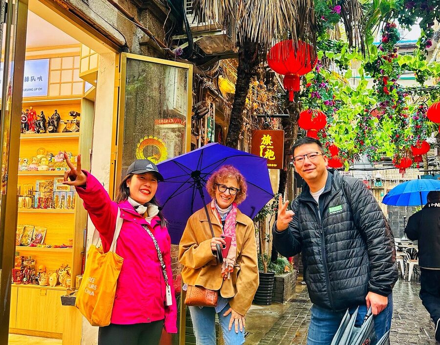 French Concession Guided Walking Tour | China's 1st & Best Rated - Former French Concession Stop: Club Spaces, the Little Moscow Area, and Alley Living