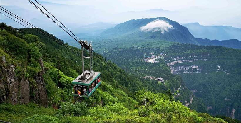 From Chengdu: Mount Emei Day Trip with Golden Summit Visit - Cable car to the Golden Summit: doing the hard part without the grind