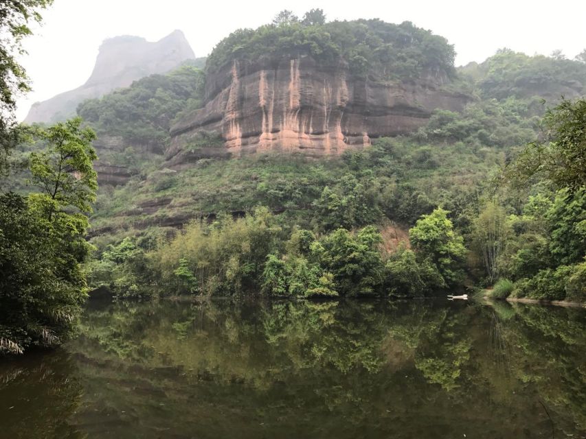 From Guangzhou: Mount Danxia and Nanhua Temple Full-Day - Nanhua Temple’s Grand Hall: Sakyamuni, Medicine Buddha, Amitabha