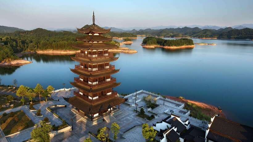 From Shanghai: Hangzhou Private Day Trip by Bullet Train - Flower Pond Fish Viewing, A Photo Break With Purpose