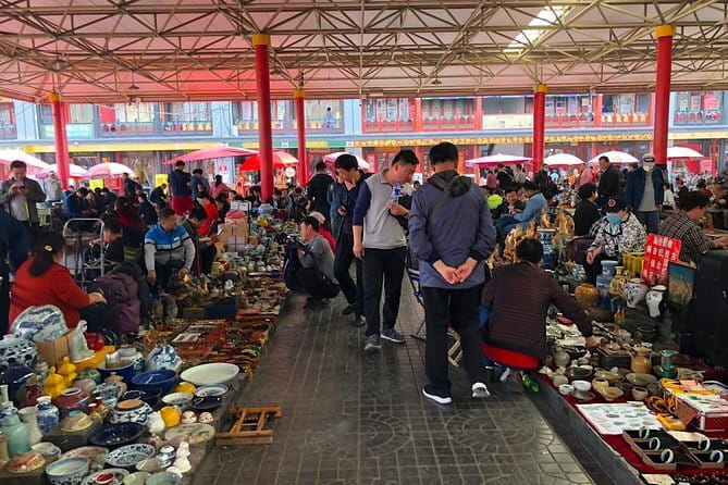 Full-Day Private Tour Panjiayuan Antique Market and Beijing Capital Museum - Key highlights at a glance