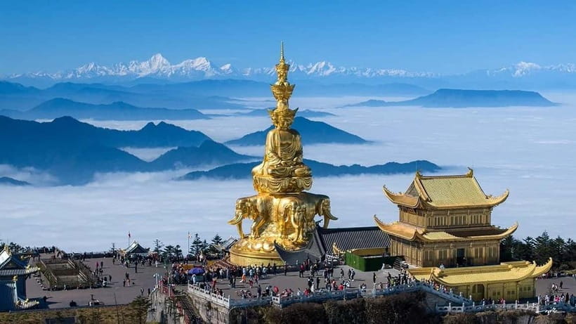 Golden Buddha & Cloud Sea: Emei Mountain Private Tour - Morning Pickup in Chengdu: How the Day Gets Moving Early