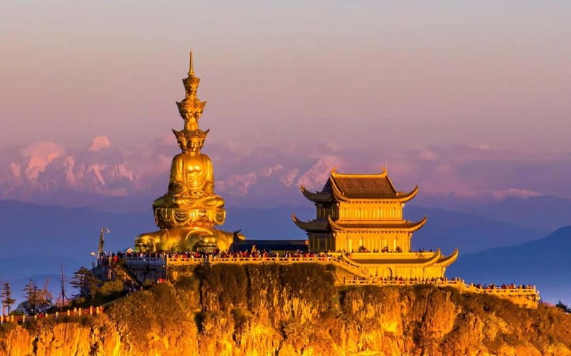 Golden Buddha & Cloud Sea: Emei Mountain Private Tour - Cable Car to the Golden Summit (3,077 m): The Fast Track to the Icon