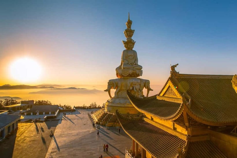 Golden Buddha & Cloud Sea: Emei Mountain Private Tour - Scenic Area Shuttle to Leidongping: Bamboo, Pines, and Breathing Easier