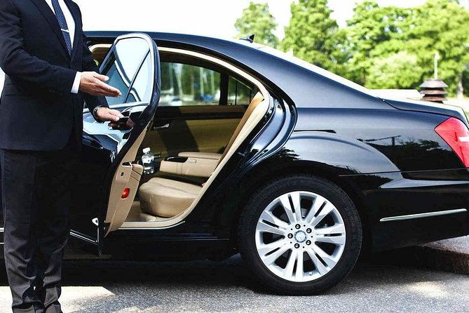 Guangzhou Baiyun Airport Guangzhou Hotels:Private with Meet & Great Service - Where you meet the driver at Baiyun Airport