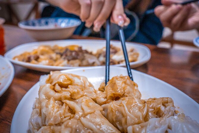 Guangzhou Evening Food Tour Through Local Neighborhood - Stop 3: Two-Ingredient Dessert Science and a Craft Beer Finale