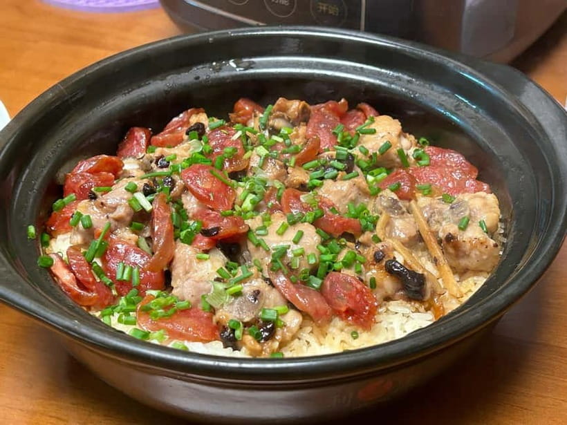 Guangzhou: Food Tour - Eat Like Local + Rice Roll Workshop - Claypot rice and alley snacks you will not find by accident