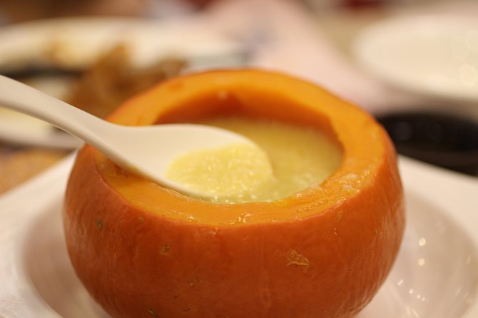 Guangzhou Foodie Tour - The oldest walking street: food stalls, shopping chaos, and a local pace