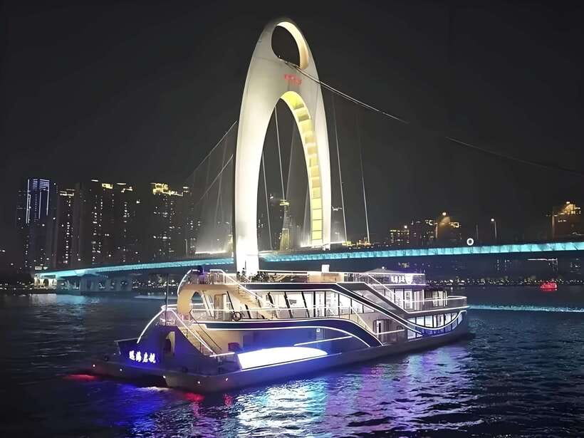 Guangzhou: Roundtrip Cruise Night View from Canton Tower - Food and Dining: Cantonese Flavors with a View