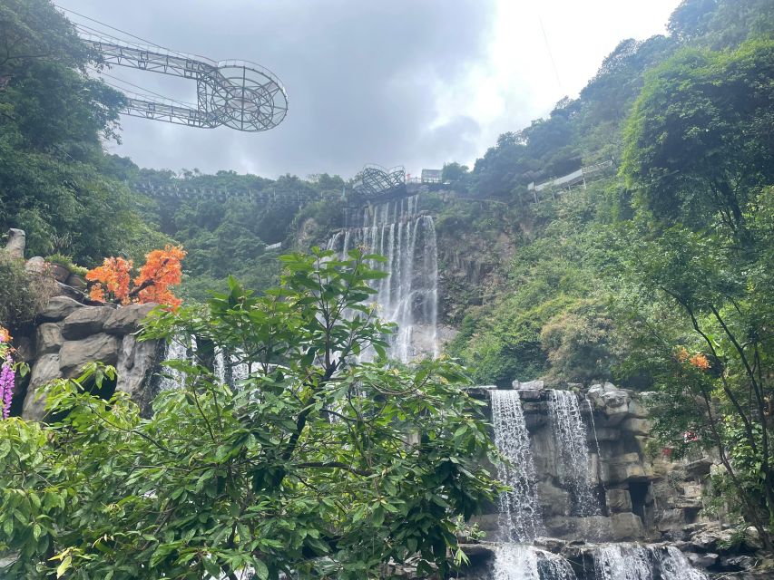 Guangzhou to Gulong Canyon and Cave Fairland PRI Day Tour - Yingxi Peak Corridor and Cave Fairland: karst scenery to a cool cave ride