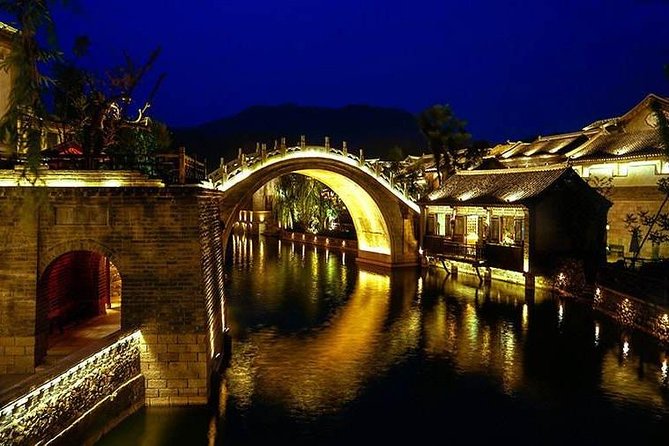 Gubei Water Town and Simatai Great Wall Private Day Tour - Gubei Water Town: Mandarin Duck Lake Reservoir and Courtyard Streets