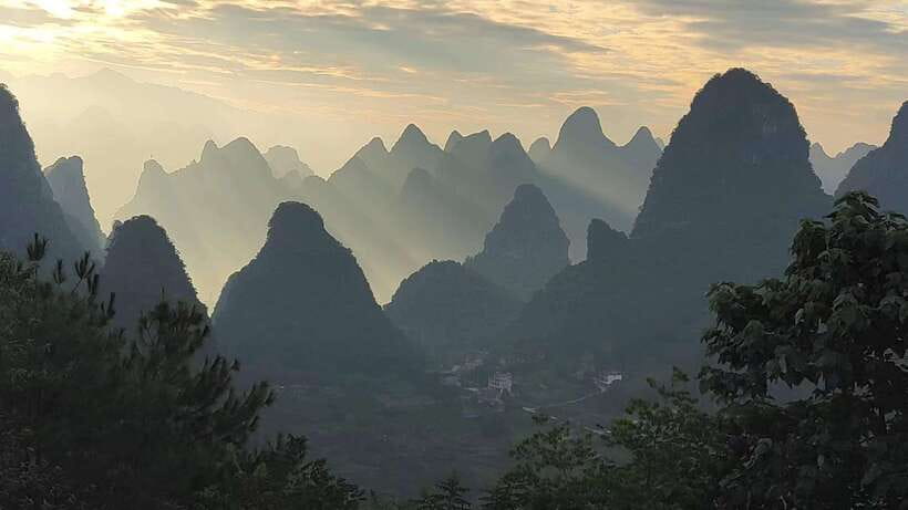 Guilin:1-Day Yangshuo bird's eye view mountains private tour - From Your Guilin or Yangshuo Hotel to Xianggong Mountain
