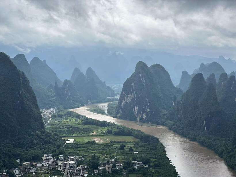 Guilin: Day tour of Longji Rice Terraces and Yangshuo - Guide quality and small extras that can make it feel personal