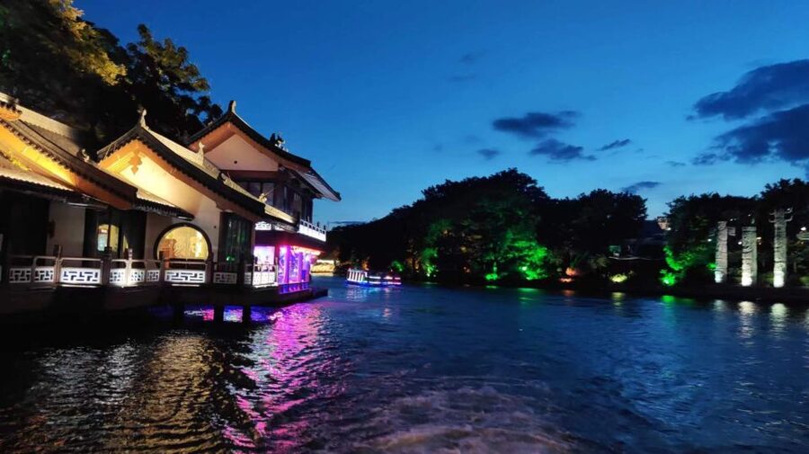 Guilin: Four Lakes Night Cruise with Round-trip Transfer - Should You Book This Guilin Four Lakes Night Cruise?