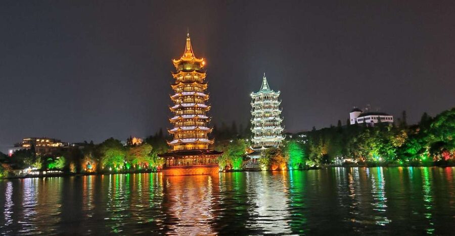 Guilin: Four Lakes Night Cruise with Round-trip Transfer - What the Boat Scene Looks Like When the Lights Come On