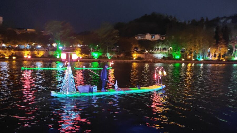 Guilin: Four Lakes Night Cruise with Round-trip Transfer - Value for $60: What You’re Really Paying For