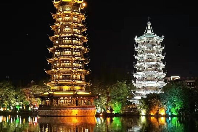 Guilin Four lakes night cruise with the English speaking driver from Guilin hotel - Night in Guilin: Four Lakes Lanterns and Music Fountain Energy