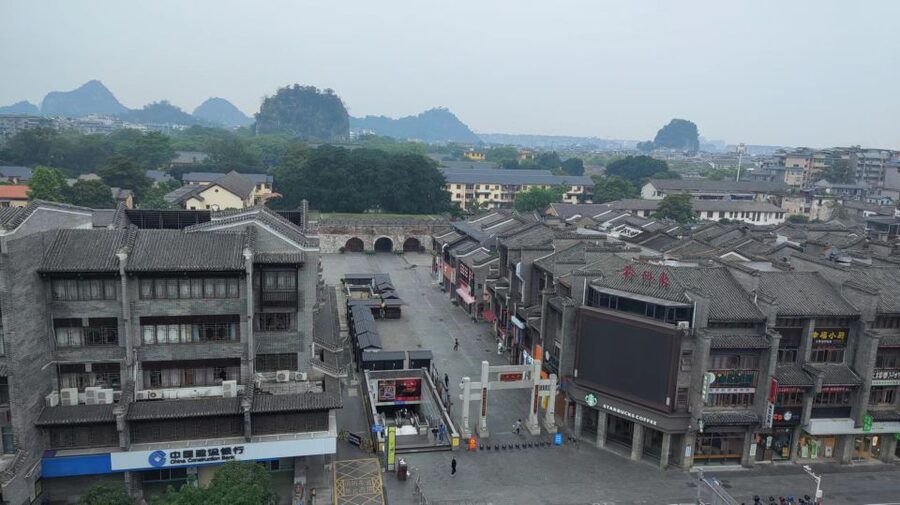 Guilin: Private Full-Day City Tour with Fubo Hill - Riyue Shuangta Cultural Park: A Guided Pause Between Nature Stops