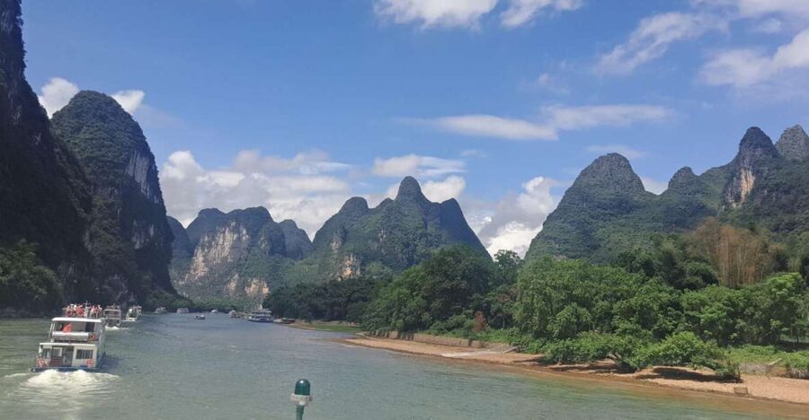Guilin: Private Full-Day Li River Cruise and Liusanjie Show - The Li River cruise: karst peaks, rice paddies, and real daily life