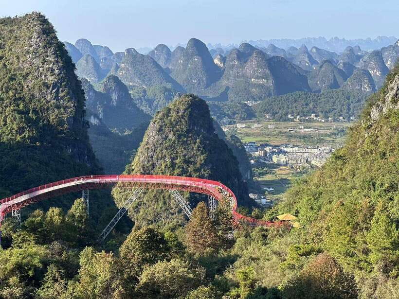 Guilin: Private Mountains and Rivers Day Tour - A private car and guide that keep the day from feeling like a chore