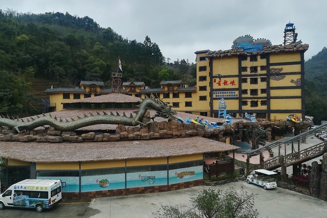Gulong Gorge Skywalk Glass Bridge and Amusement Park Private Tour - Getting out of Guangzhou: pickup, ride comfort, and pacing