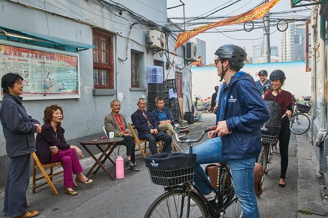 Half-Day Bike Tour of Shanghai Old Town with Food Tasting - Breakfast at a local café, then local food tasting
