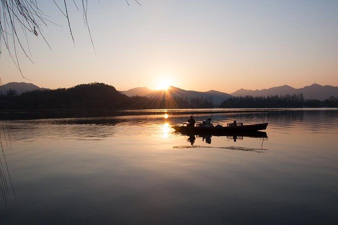 Half-Day Flexible Private Hangzhou Highlight Tour - Lingyin Temple: ancient grottoes, pagodas, and Feilai Peak