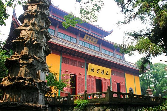 Half-Day Hangzhou Private Tour with Green Tea Village and Lingyin Temple - Why the guide quality matters, especially in temples