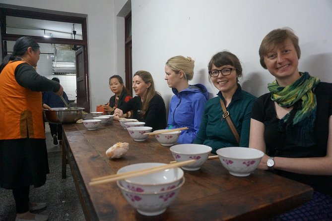 Half-Day Walking Tour with a Vegetarian Lunch at a Nunnery - Chengdu on foot: spices, snacks, and a temple pause