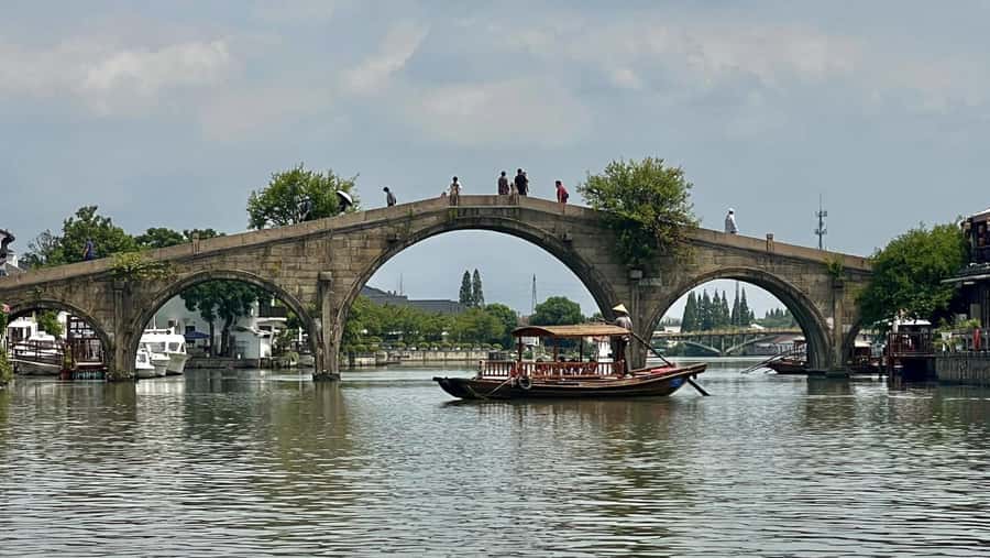 Half-Day Zhujiajiao Water Town Wonders Private Tour - Ming and Qing Stone Bridges: The Landmarks That Make the Canals Make Sense