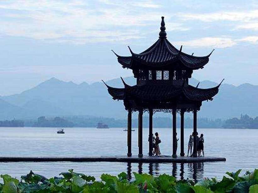 Hangzhou Private One Day Trip from Shanghai by Bullet Train - West Lake UNESCO: calm lake views plus a packed shortlist of must-sees