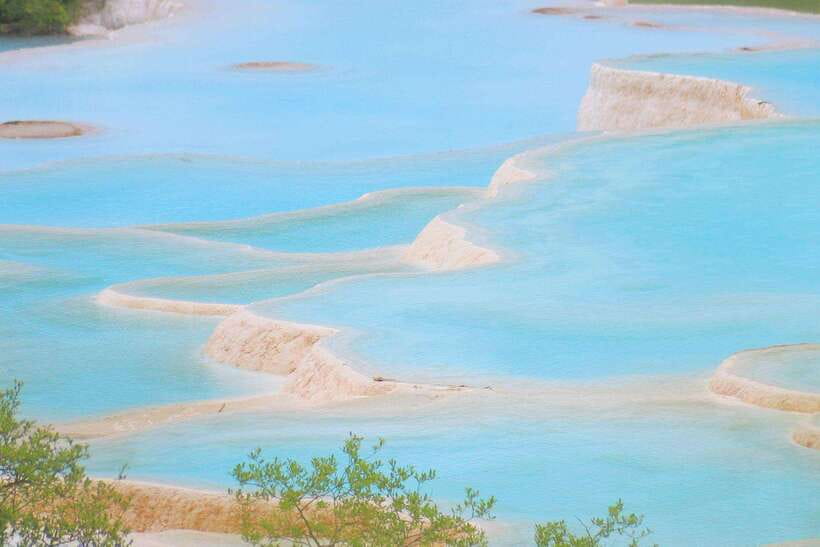 Huanglong Scenic Area: Explore Stunning Five-Colored Ponds - Key highlights to look for