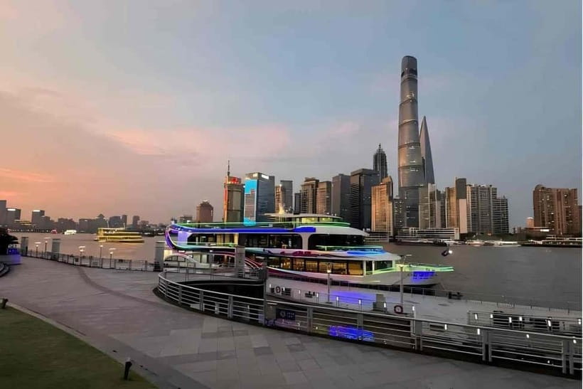 Huangpu Night Cruise: Cozy Vibe & Modern Shanghai Glow - Why the Huangpu River Cruise Feels Like a Shanghai Photo Pass