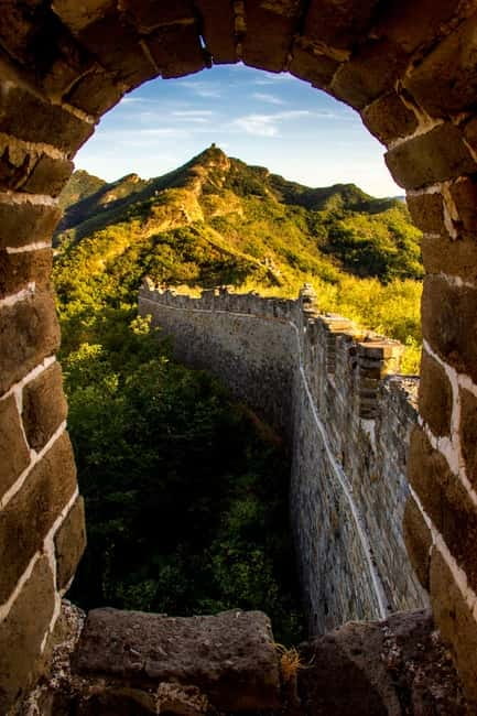 Jinshangling Great Wall Of Beijing Tickets And Other Option - The ridges around you: fog, forests, reservoirs, and named scenery