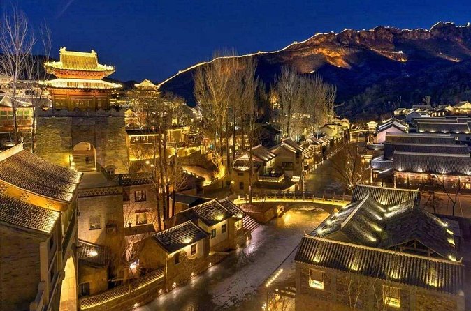 Jinshanling Private Tour with Night View of Simatai and Gubei Water Town from Beijing - What the Private Guide Adds (Beyond the Facts)