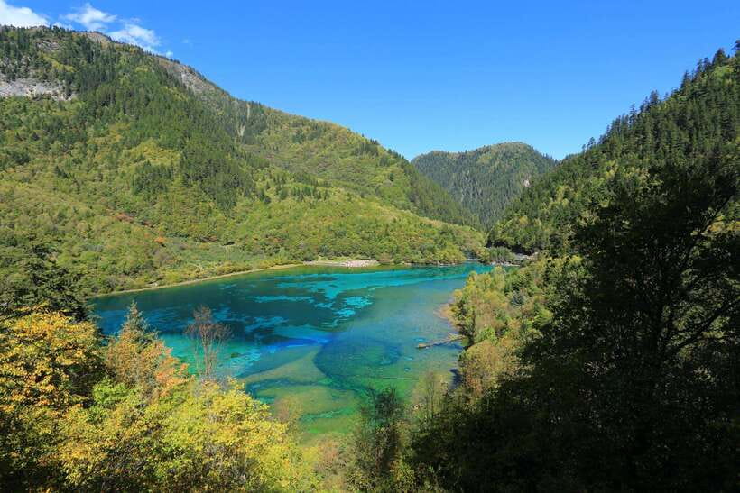 Jiuzhai Valley National Park：Visit Colorful Fairy Tale World - How the sightseeing bus changes your day (and your legs)