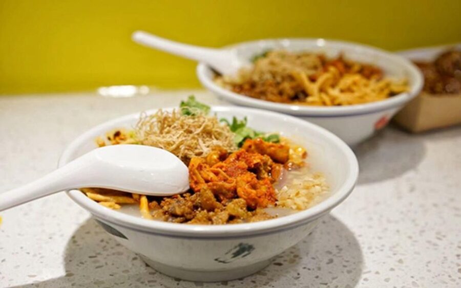 Leshan Buddha boat and food half day trip - Food Tour in the Old City Center: 8 to 10 Local Delicacies With Drinks