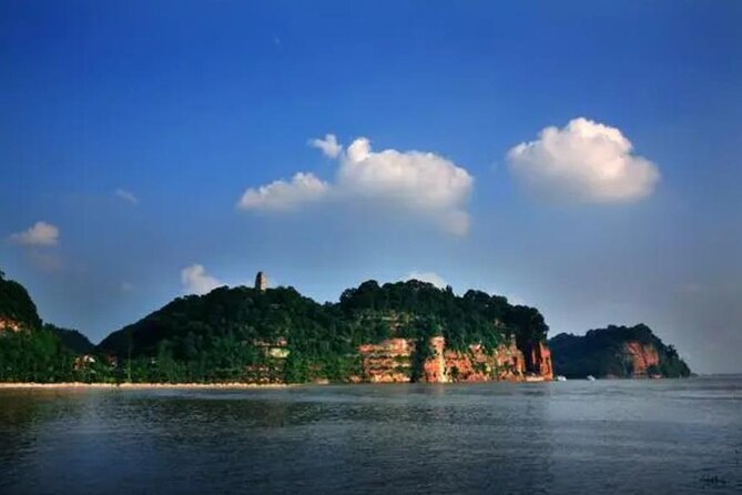 Leshan Buddha + Panda Base or Old Tea House Private Day Tour - Guides make this day feel smooth, not rushed