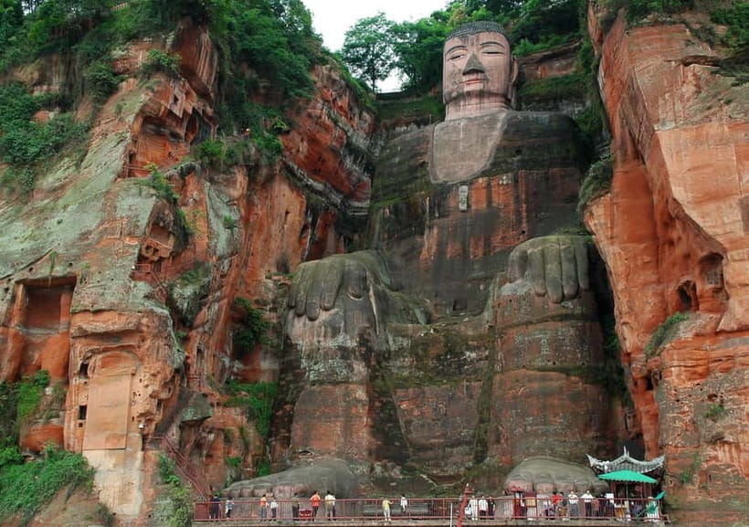 Leshan Giant Buddha & Huanglongxi/Buddha Temple Day Trip - Leshan snack street and food market time, before the Buddha steals the show