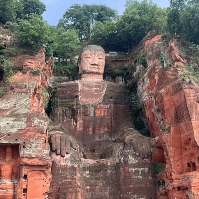 Leshan Giant Buddha Tour: Discover Ancient Stone Masterpiece - Tang Dynasty Construction Facts That Make the Scale Click