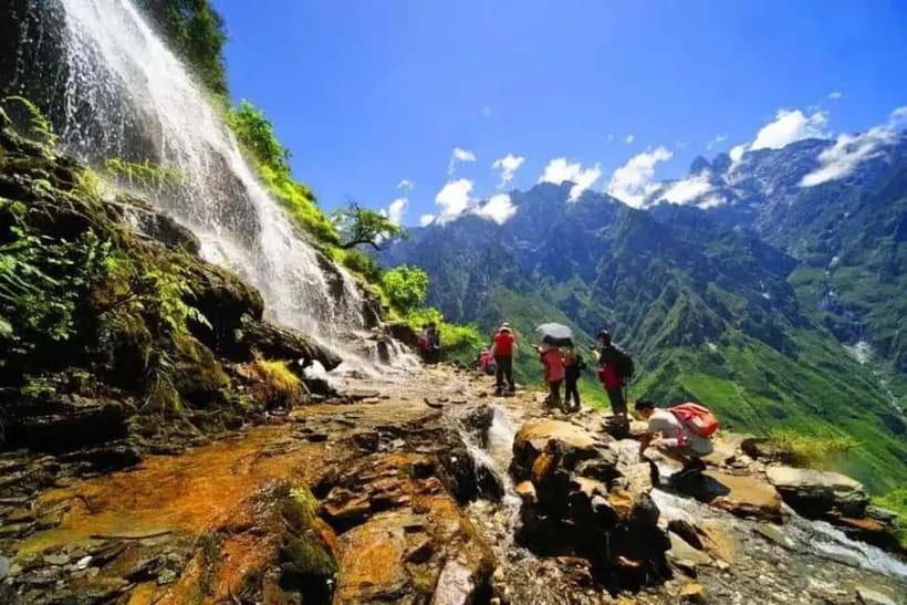 Lijiang: Tiger Leaping Gorge with Lijiang Private Tour - On the Road: Chasing the Yangtze River’s First Bend Viewpoints
