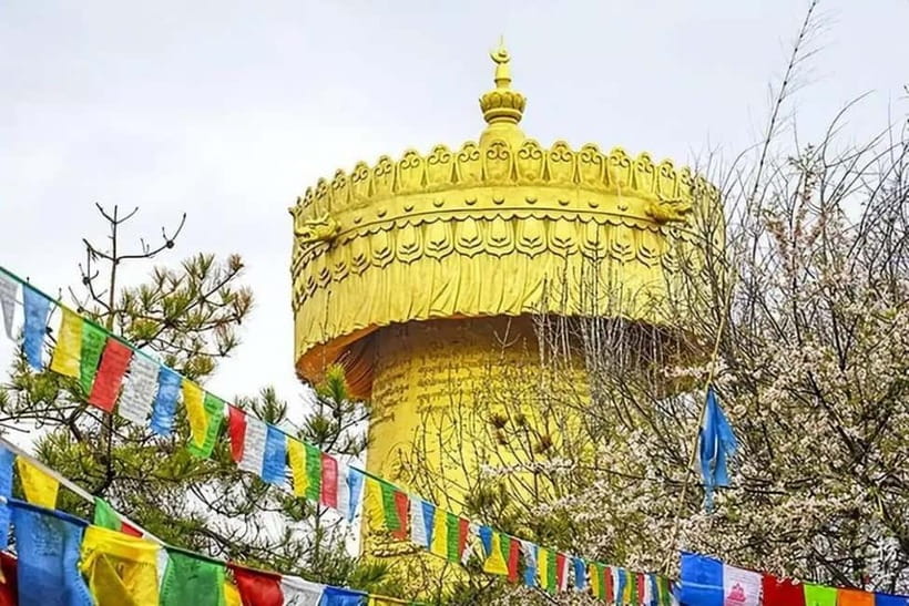 Lijiang to Shangri-La HuXiang Road Private Scenic Tour - Niru Village Optional Stop: Tibetan Color and Craft Details