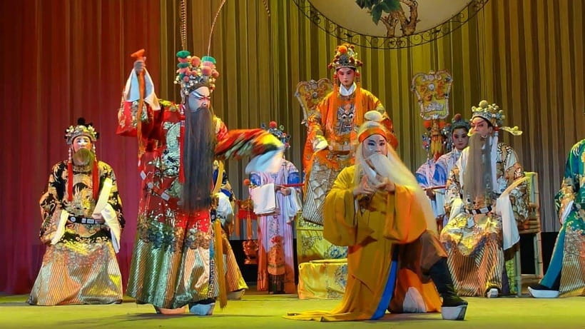 Liyuan Theater Beijing Opera Show Tickets - Language and subtitles: how to enjoy the show without full Chinese